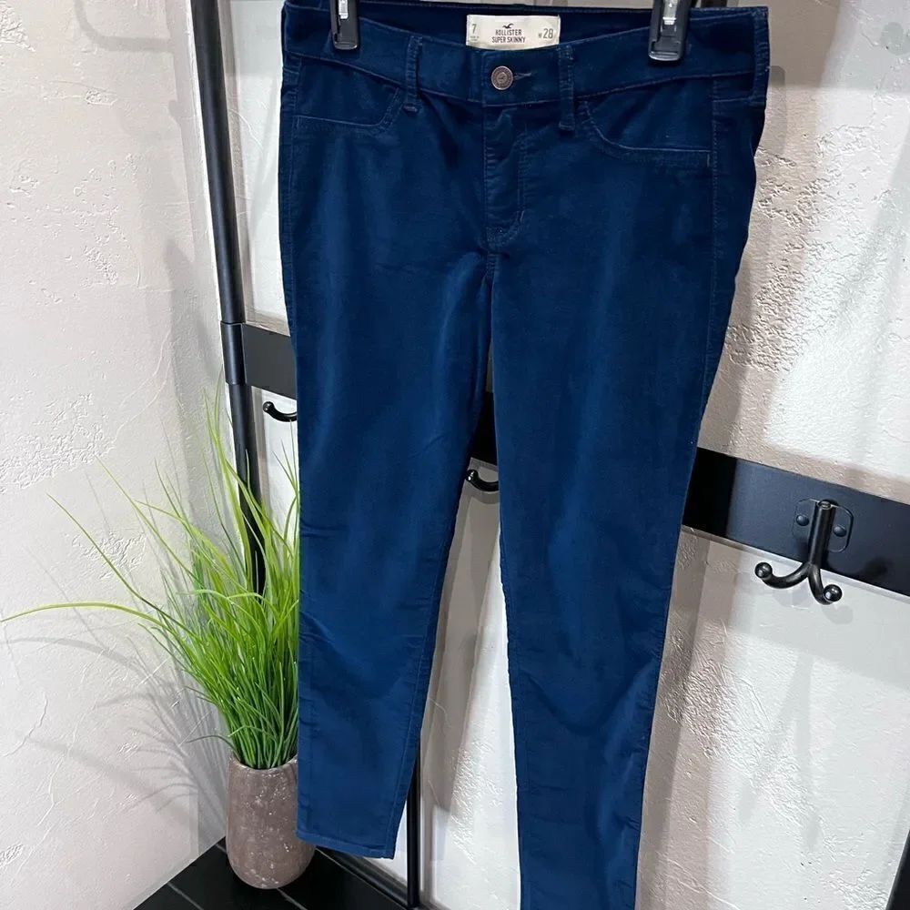 Hollister super skinny velvet pants blue size 7/28